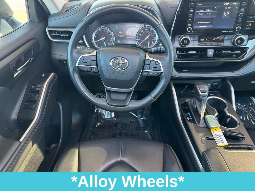 Used 2022 Toyota Highlander XLE image 22