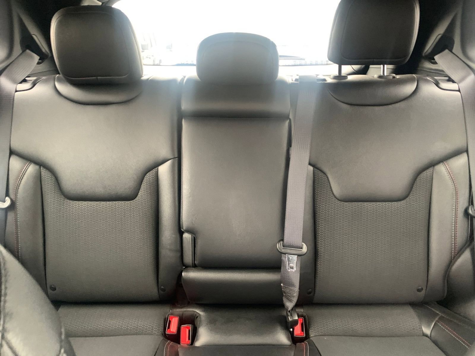 Used 2025 Jeep Compass Trailhawk image 37