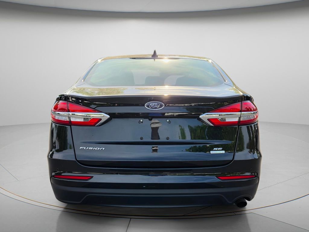 Used 2020 Ford Fusion SE FWD image 5