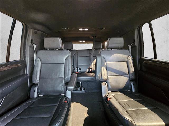 Used 2021 Chevrolet Suburban LT RWD image 14