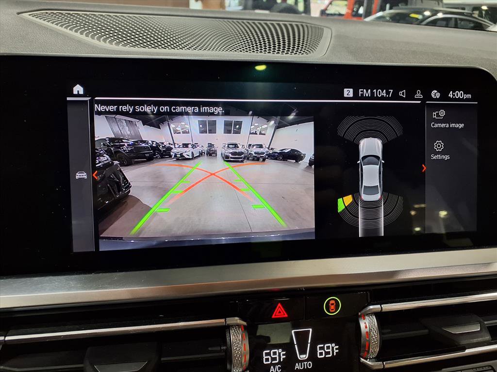 Used 2022 BMW 330i xDrive Sedan w/ Premium Package image 14