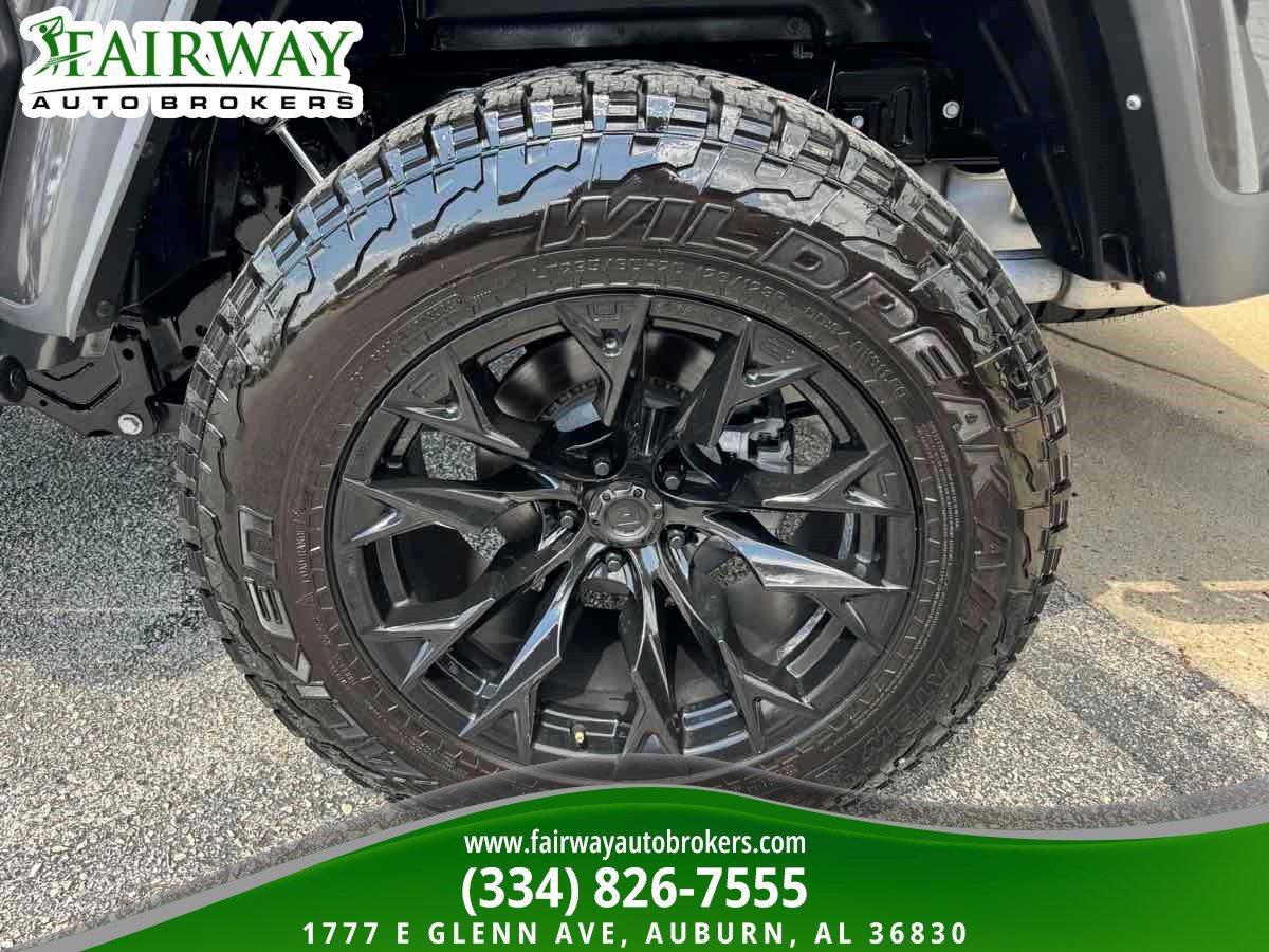 Used 2024 Jeep Gladiator Sport AWD/4WD image 31