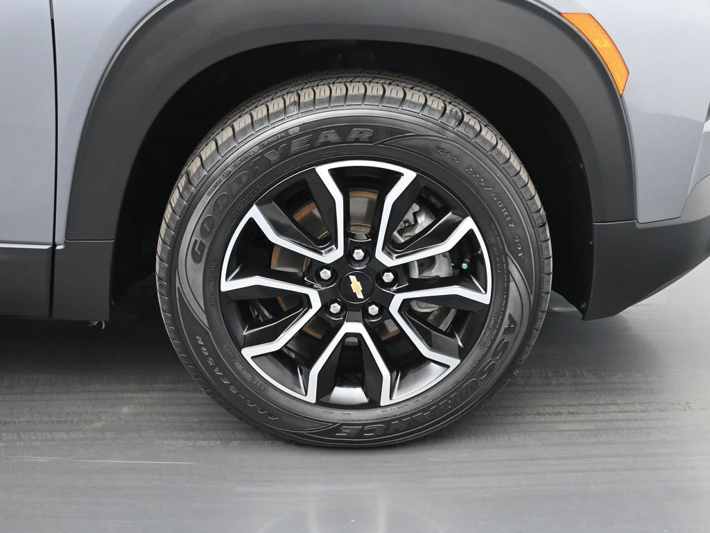 Used 2021 Chevrolet TrailBlazer ACTIV w/ Technology Package image 25