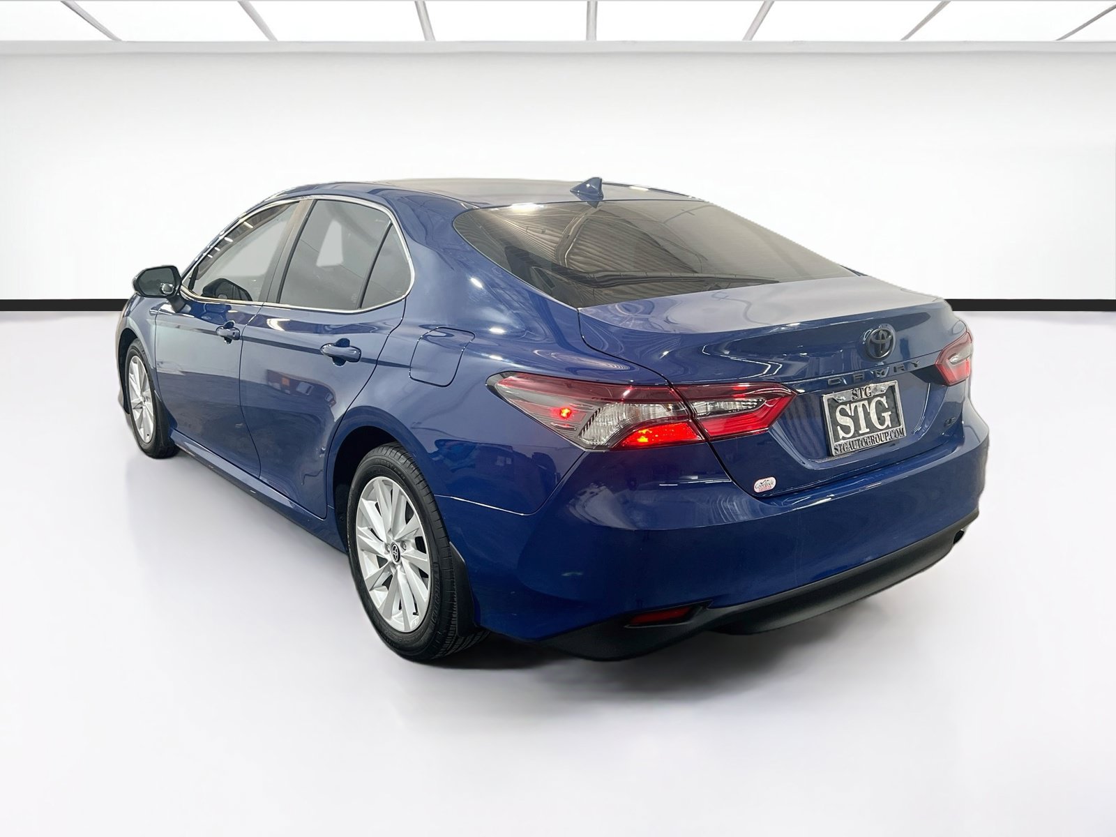 Used 2024 Toyota Camry LE FWD image 6
