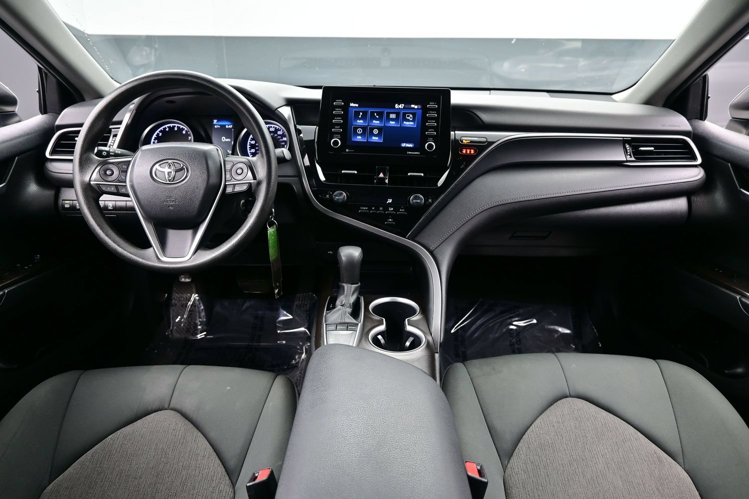 Used 2022 Toyota Camry LE FWD image 17