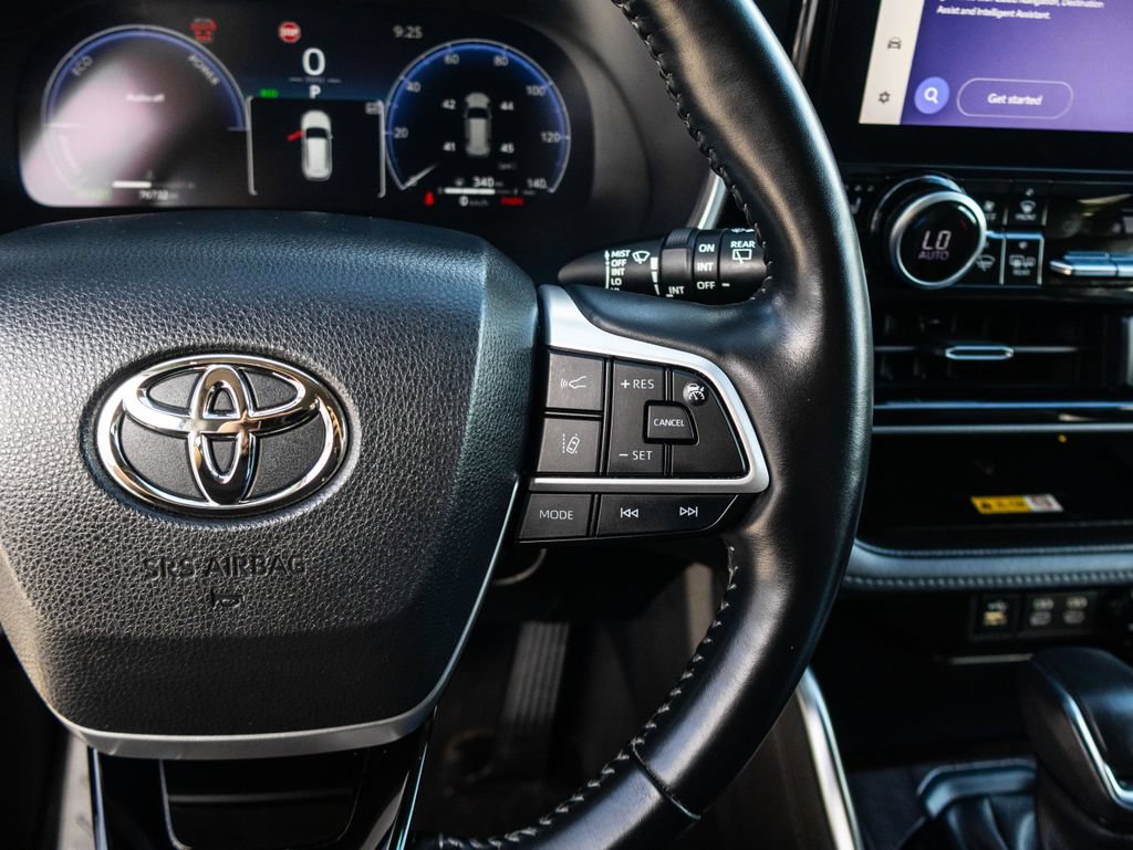 Used 2023 Toyota Highlander Limited AWD/4WD image 40