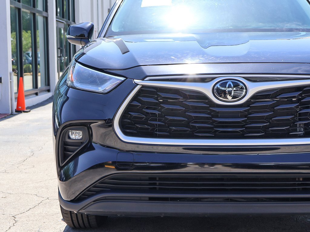 Used 2024 Toyota Highlander LE image 11