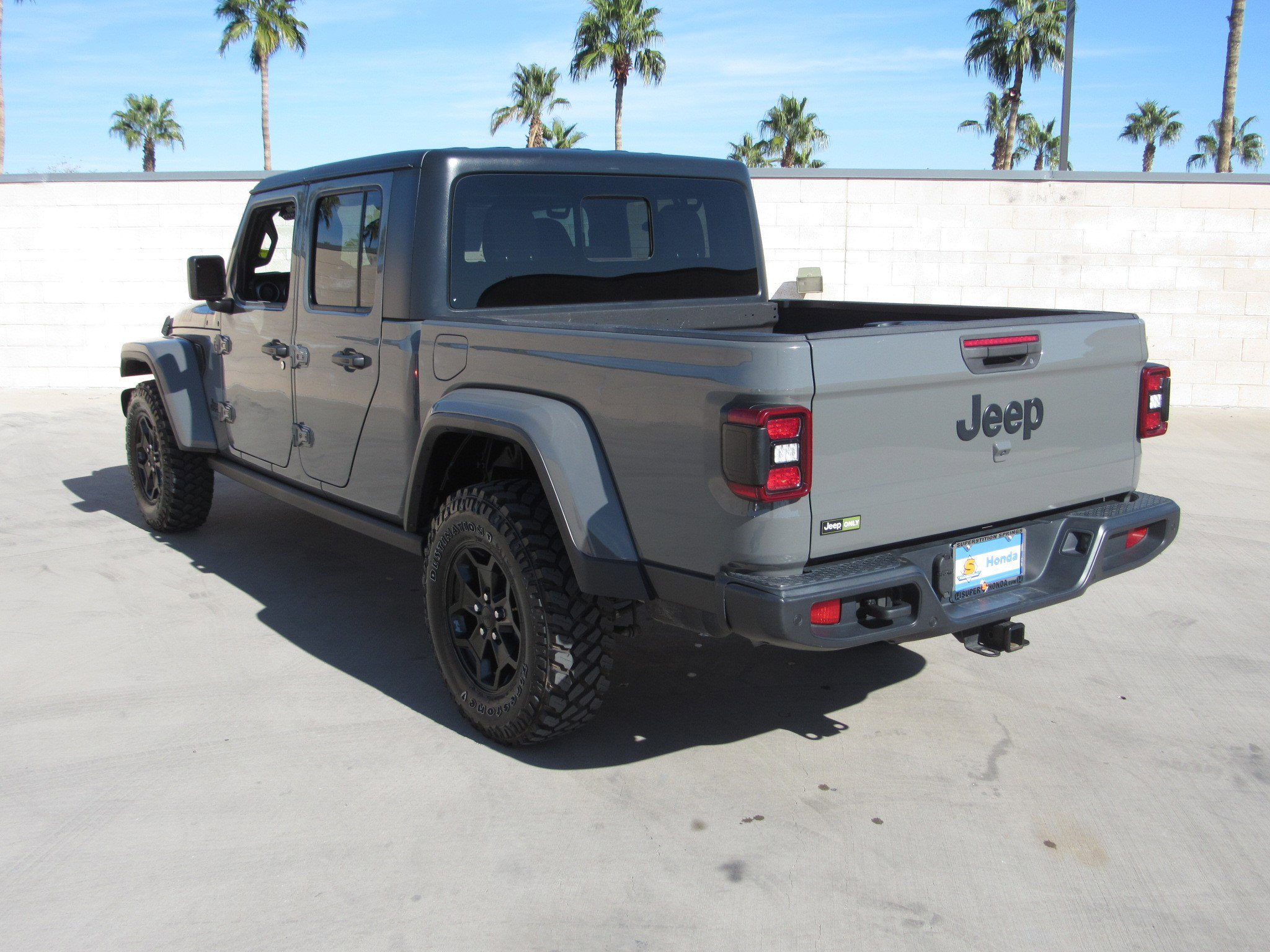 Used 2021 Jeep Gladiator Willys image 6