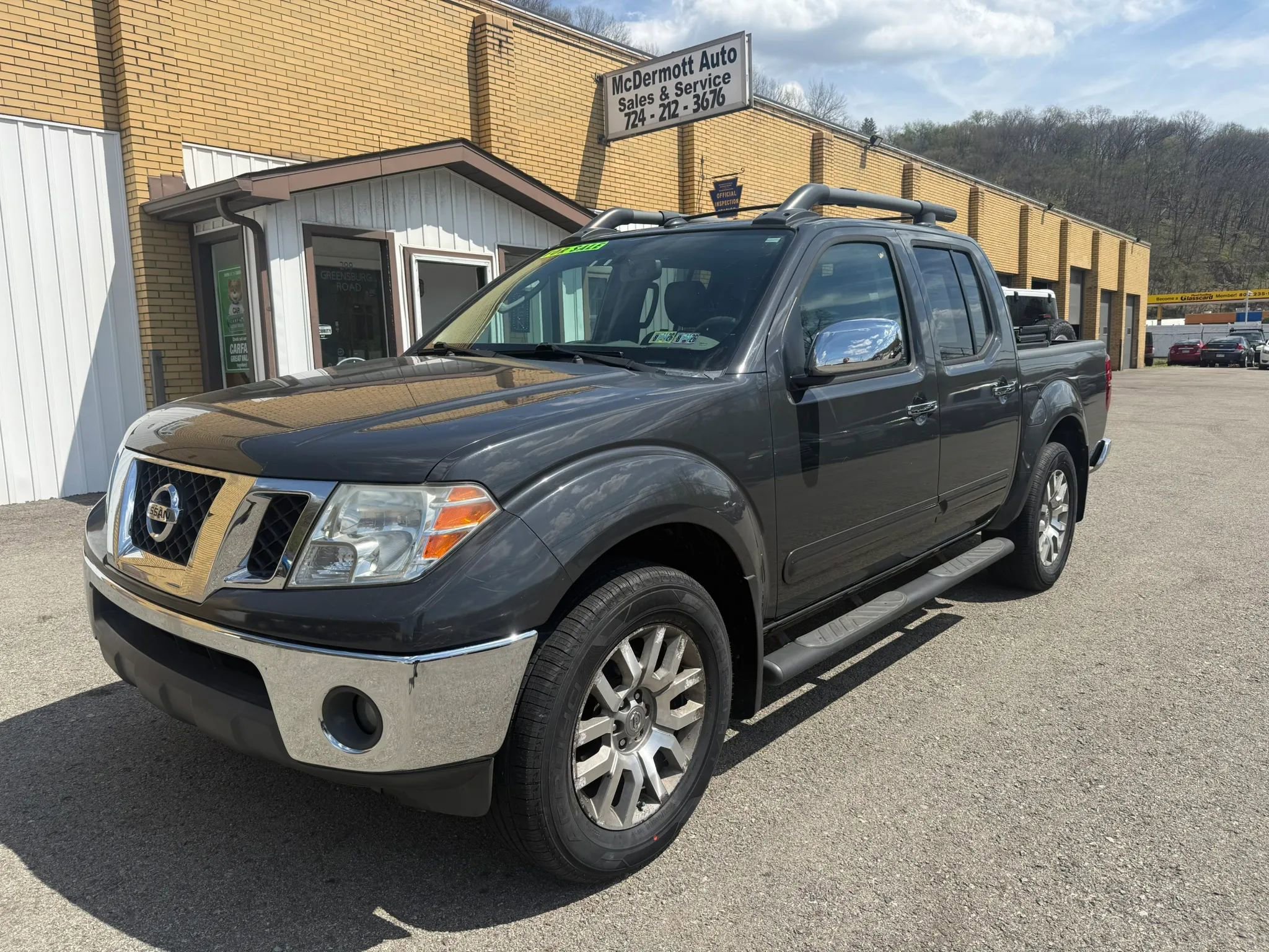 Used 2011 Nissan Frontier SL w/ Moonroof Pkg image 1