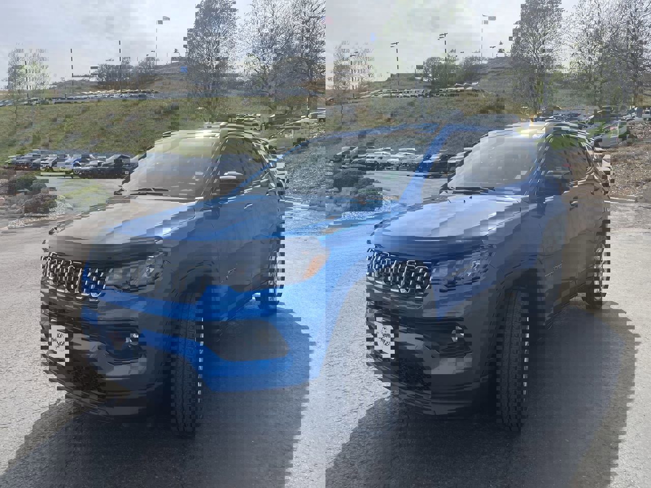 Used 2025 Jeep Compass Latitude AWD/4WD image 3