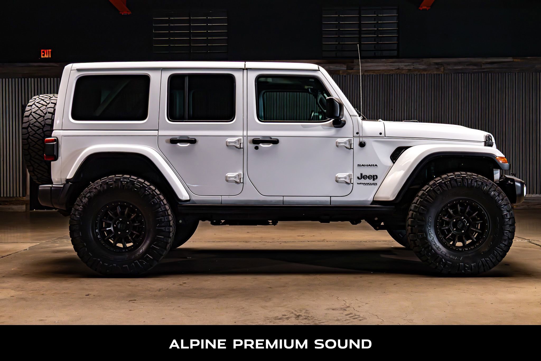 Used 2020 Jeep Wrangler Unlimited Sahara AWD/4WD image 11