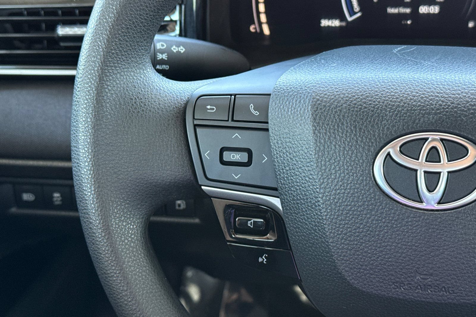 Used 2025 Toyota Camry LE FWD image 33