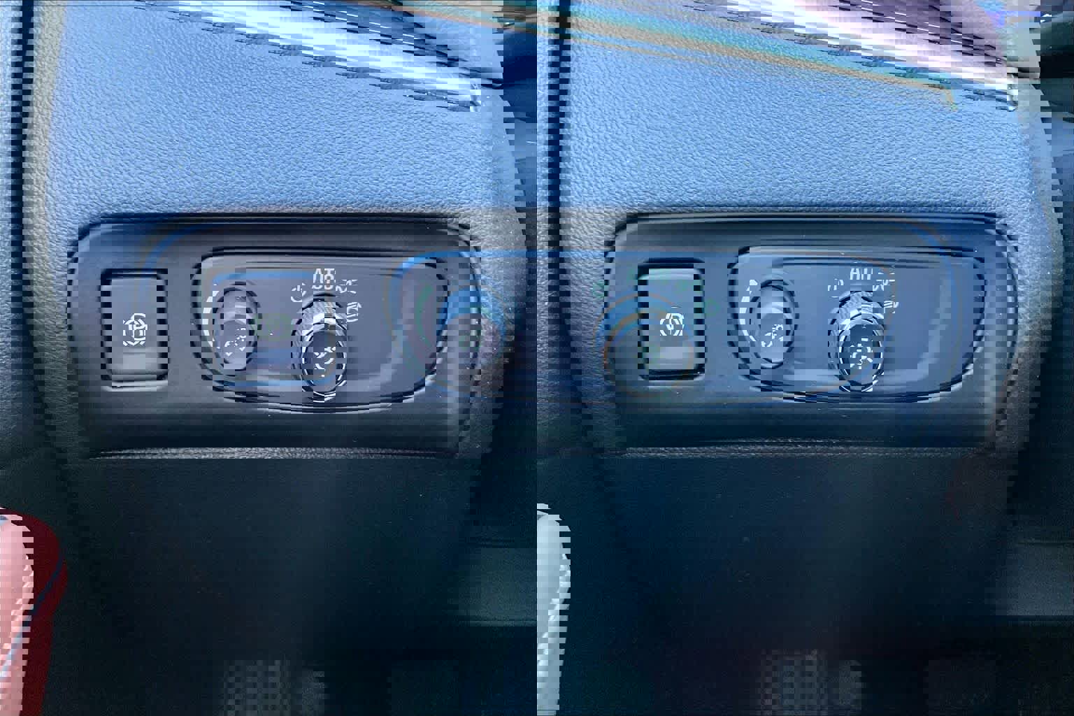 Used 2021 Buick Enclave Avenir w/ Avenir Technology Package image 34