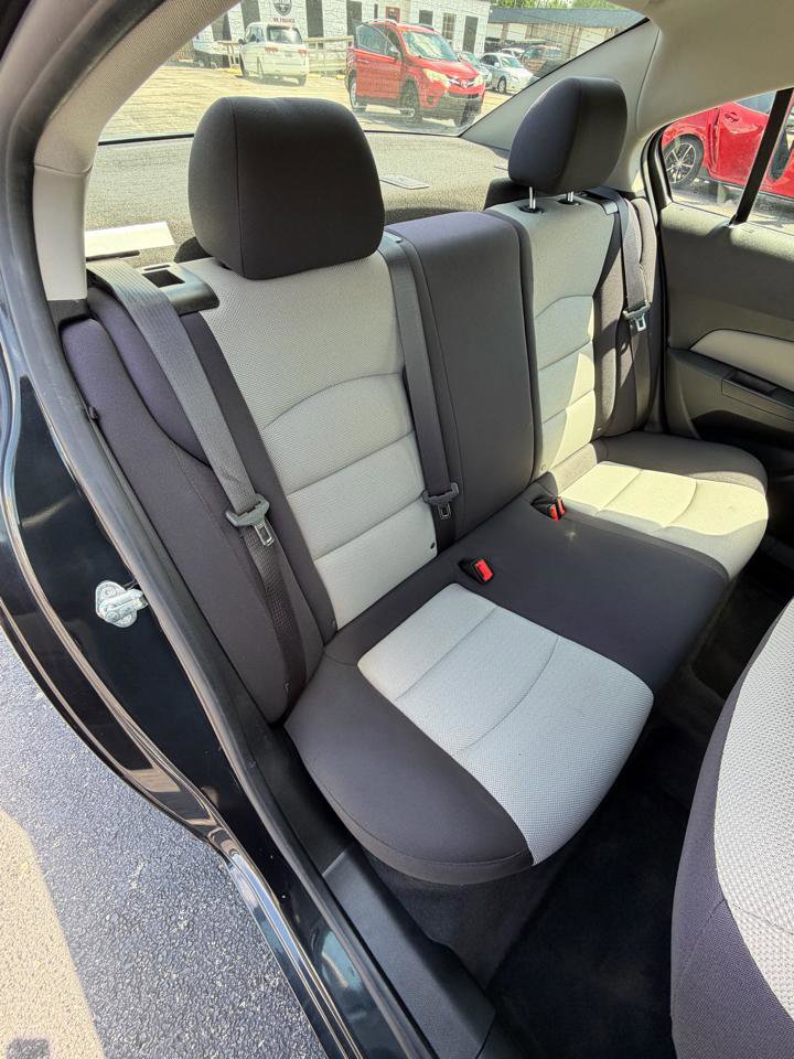 Used 2015 Chevrolet Cruze LS FWD image 17
