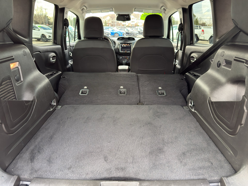 Used 2023 Jeep Renegade Trailhawk w/ Trailer Tow Group AWD/4WD image 35
