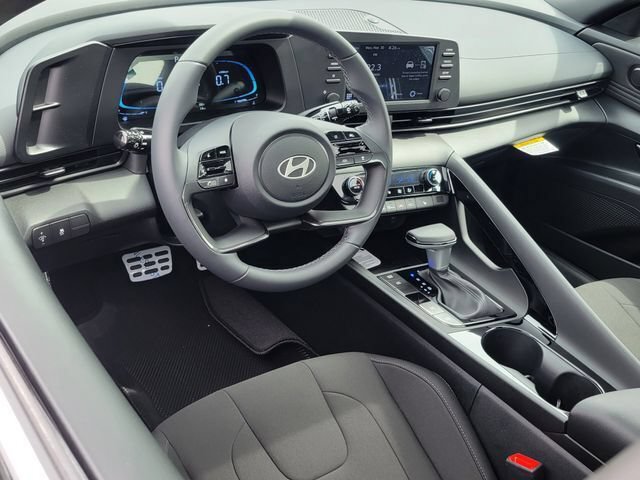New 2026 Hyundai Elantra SEL Sport Premium FWD image 5