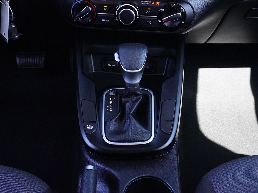 Used 2025 Kia Soul LX w/ LX Technology Package FWD image 45