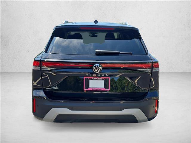Used 2025 Volkswagen Tiguan S image 4