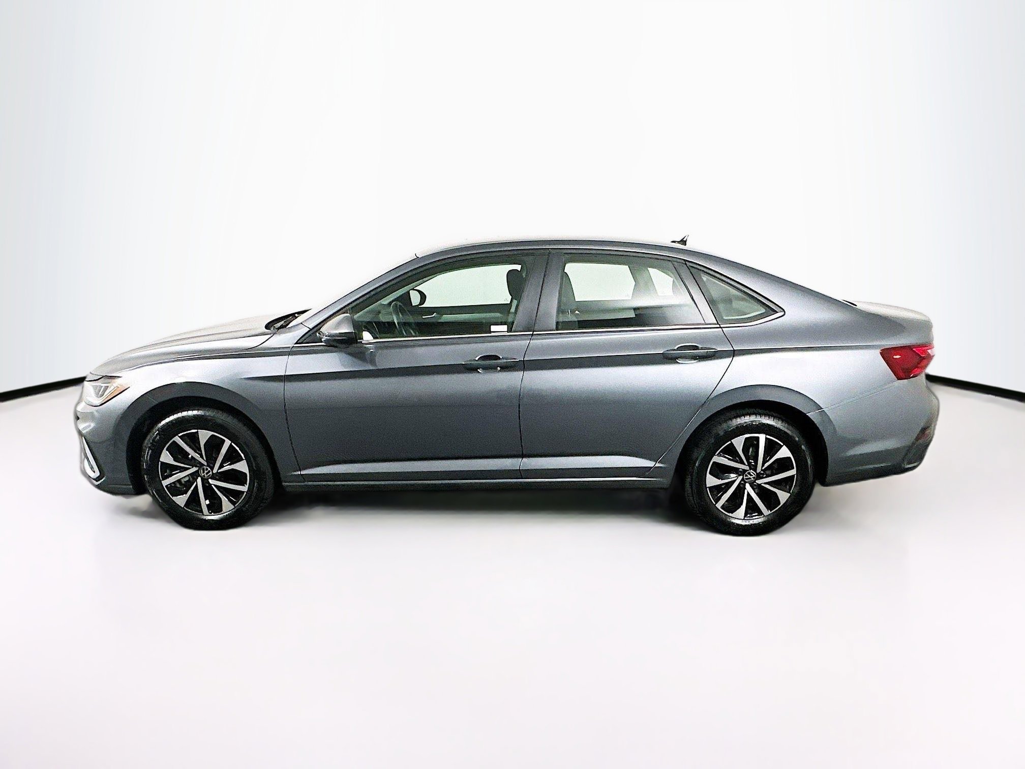 Used 2025 Volkswagen Jetta S image 4