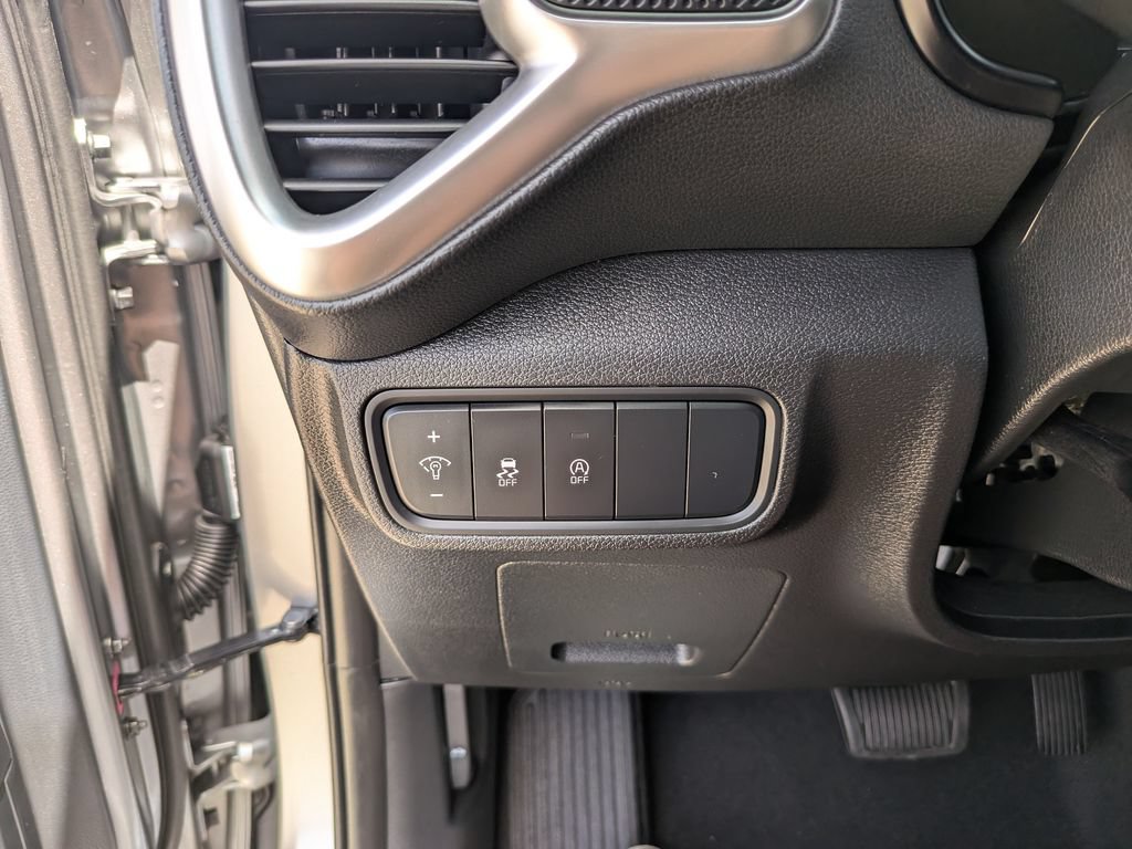 Certified 2025 Kia Soul LX w/ LX Technology Package FWD image 27
