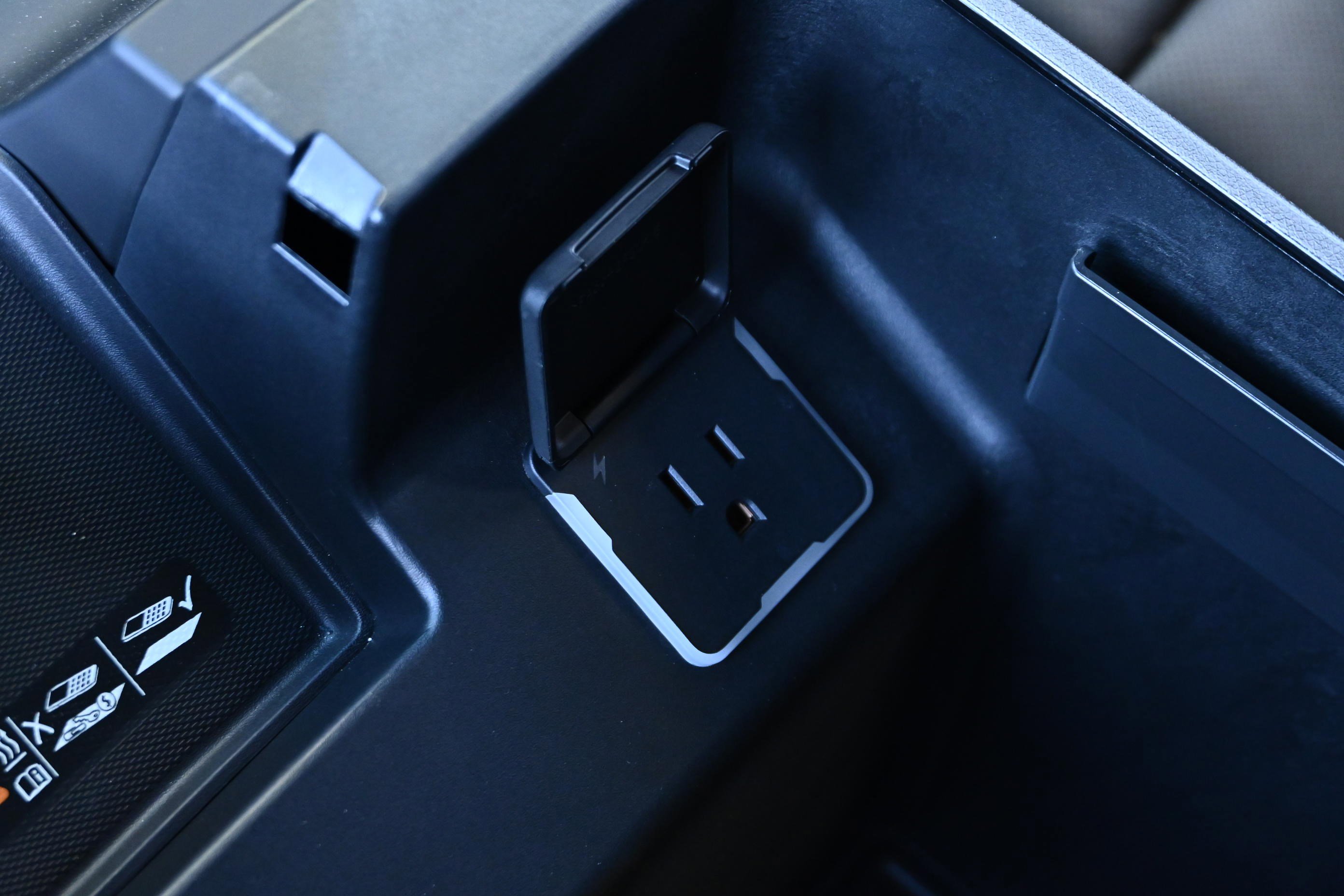 Used 2024 GMC Sierra 2500 AT4 w/ AT4 Premium Plus Package image 42