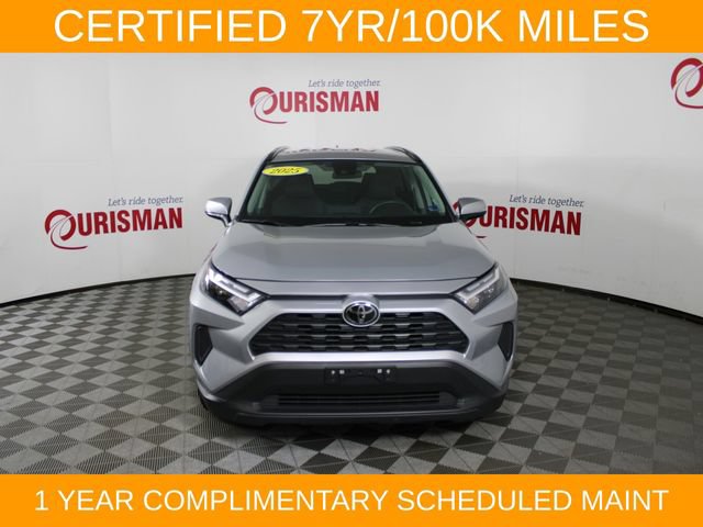 Used 2025 Toyota RAV4 XLE AWD/4WD image 12