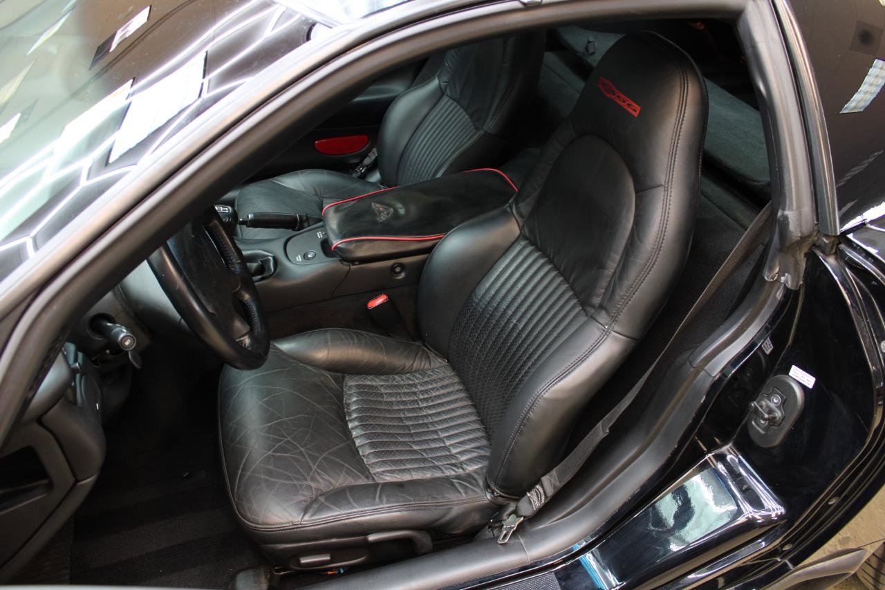 Used 2003 Chevrolet Corvette Z06 w/ Memory Package, 3 Drivers RWD image 31