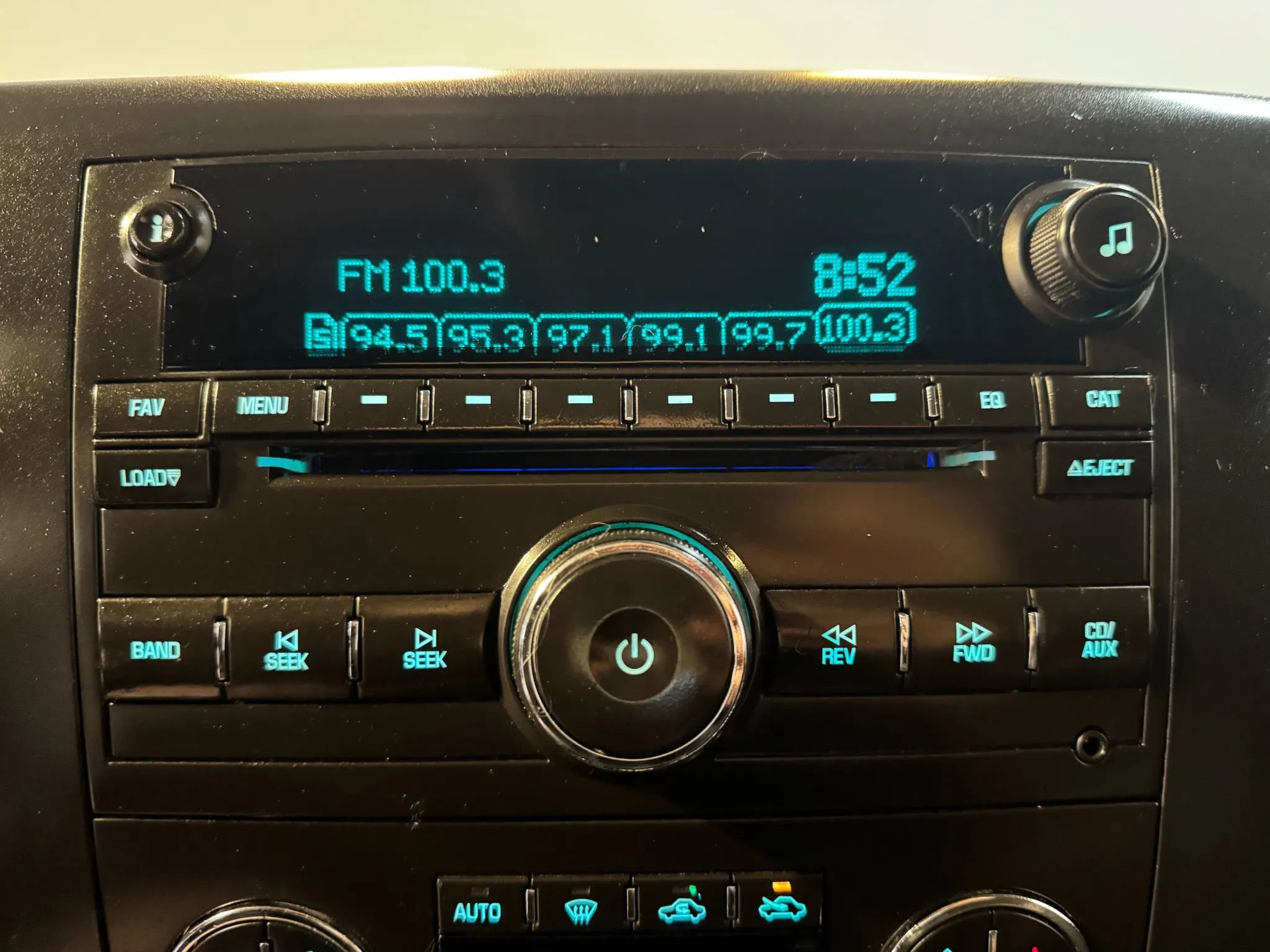 Used 2011 GMC Sierra 3500 SLE w/ SLE Preferred Package image 17