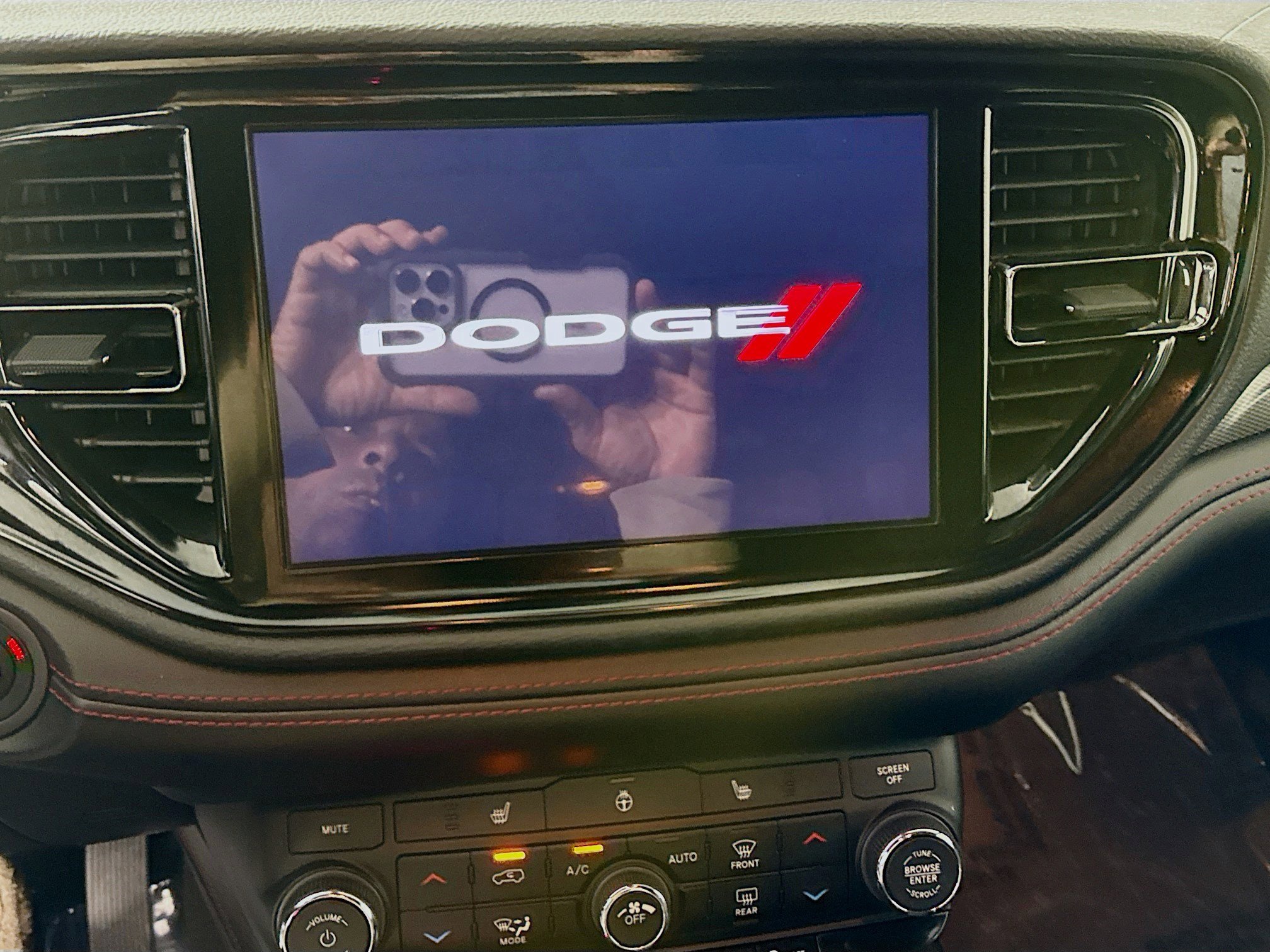 Used 2025 Dodge Durango GT RWD image 18