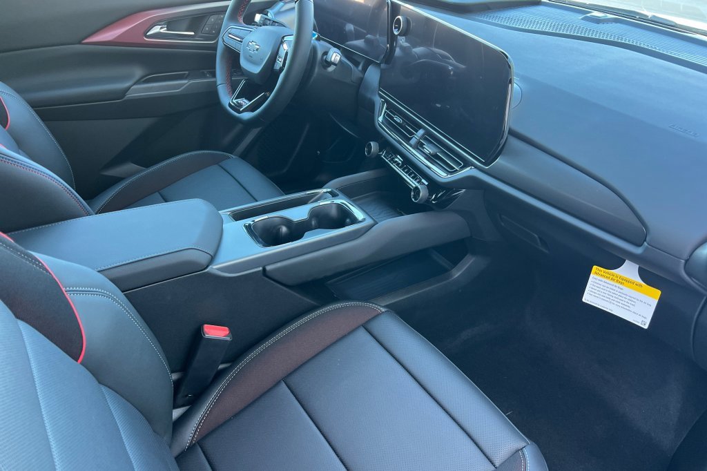 New 2026 Chevrolet Equinox EV RS image 13