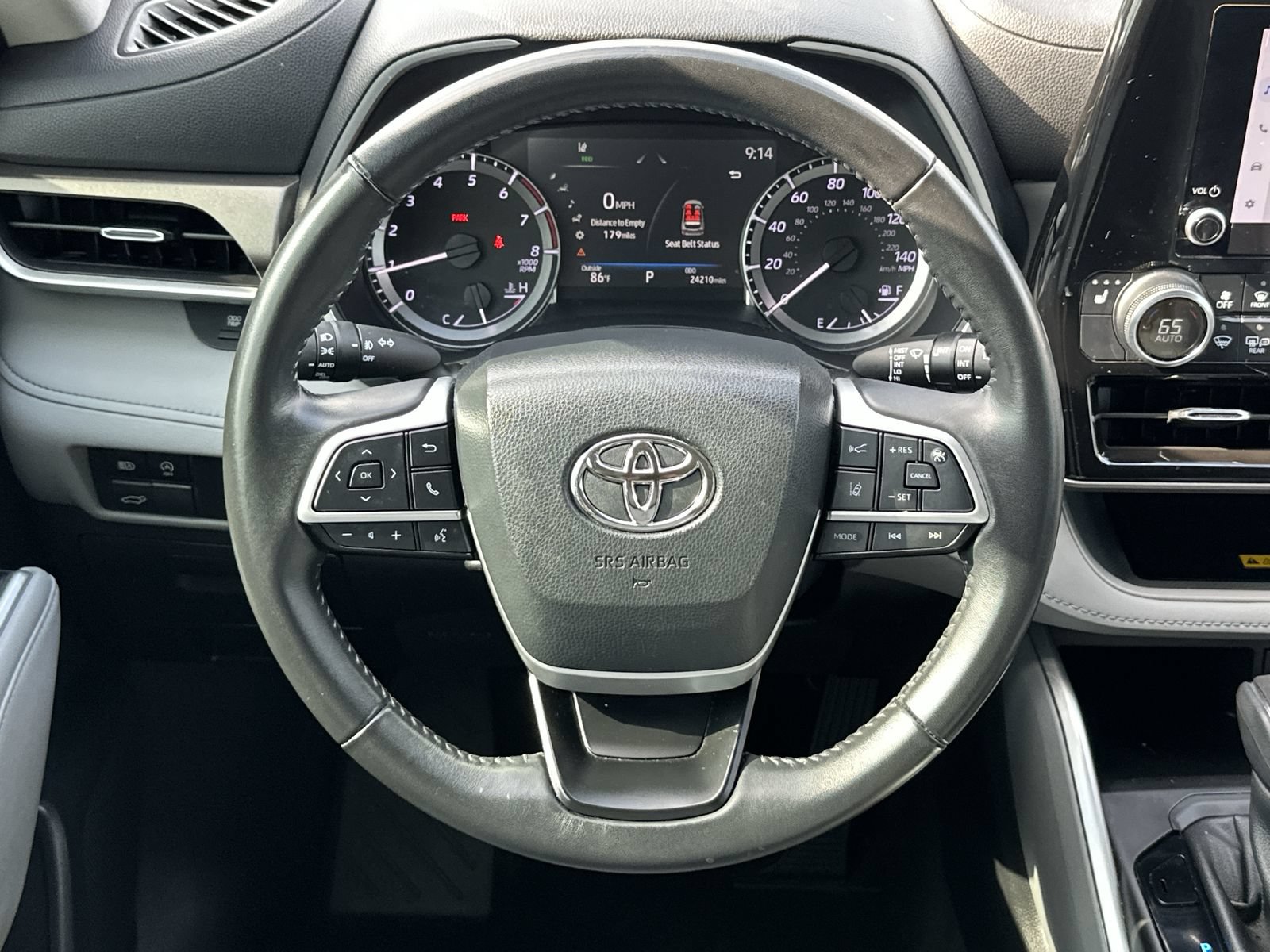 Used 2023 Toyota Highlander XLE FWD image 19