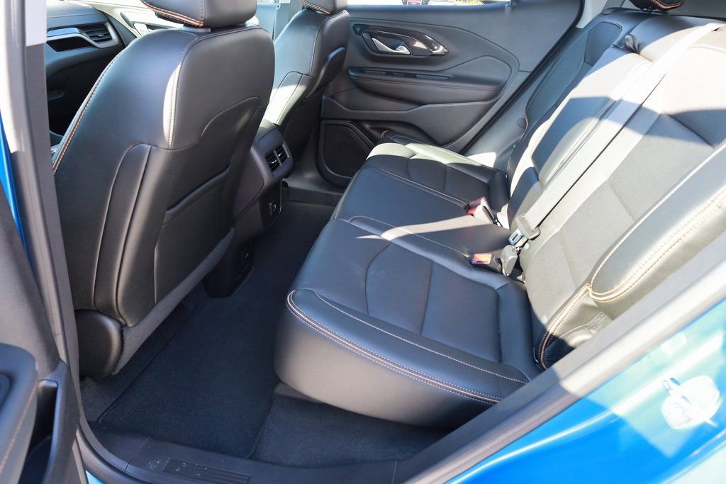 Used 2024 GMC Terrain AT4 w/ Infotainment Package II image 17