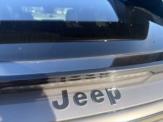 Used 2025 Jeep Wagoneer S Limited AWD/4WD image 12