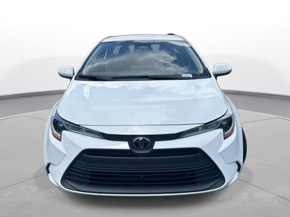 Used 2023 Toyota Corolla LE FWD image 3