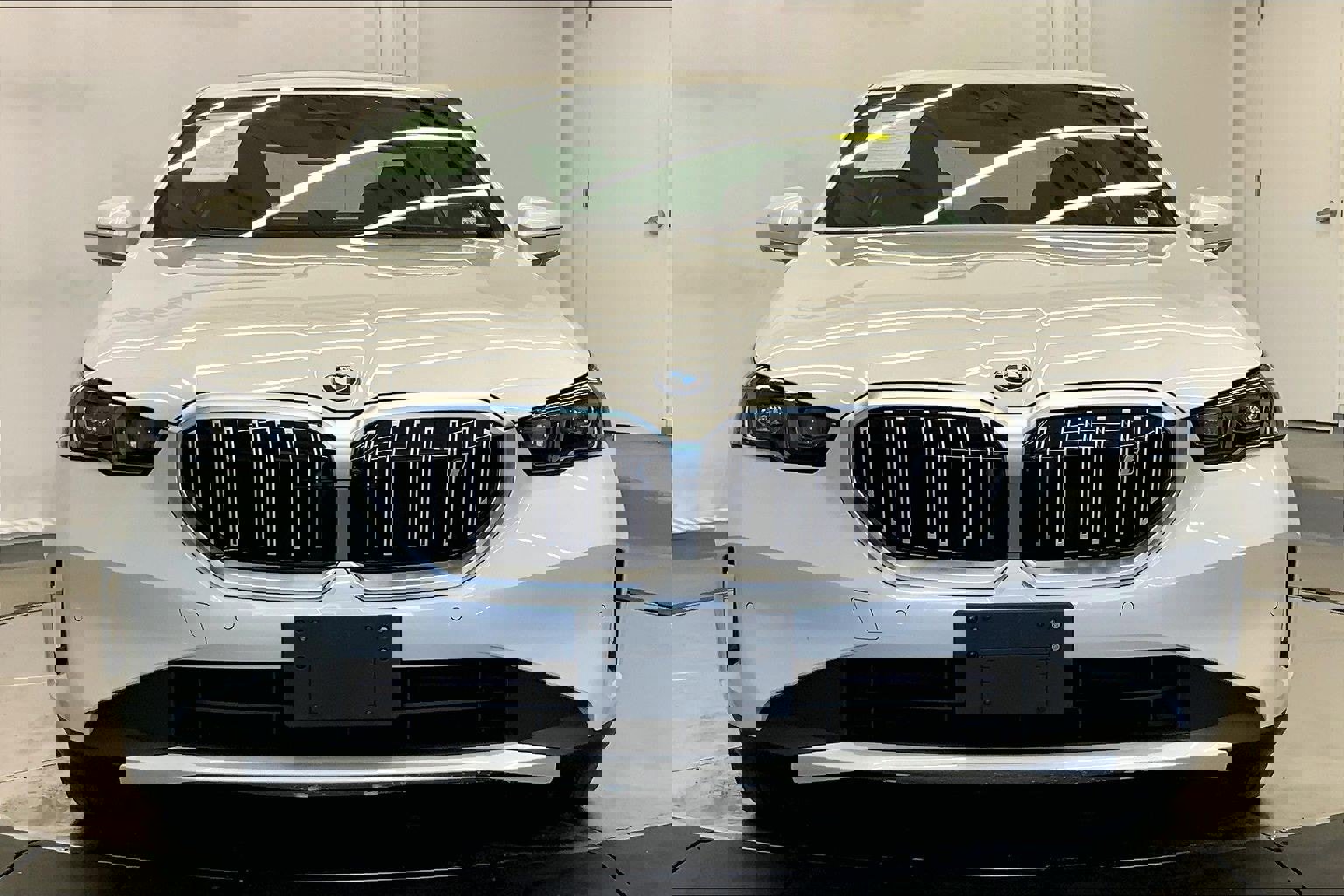 Used 2025 BMW i5 xDrive40 w/ Premium Package image 8