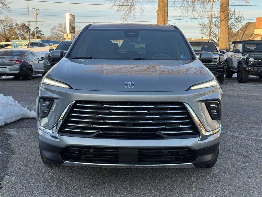 Used 2025 Buick Enclave Preferred AWD/4WD image 26