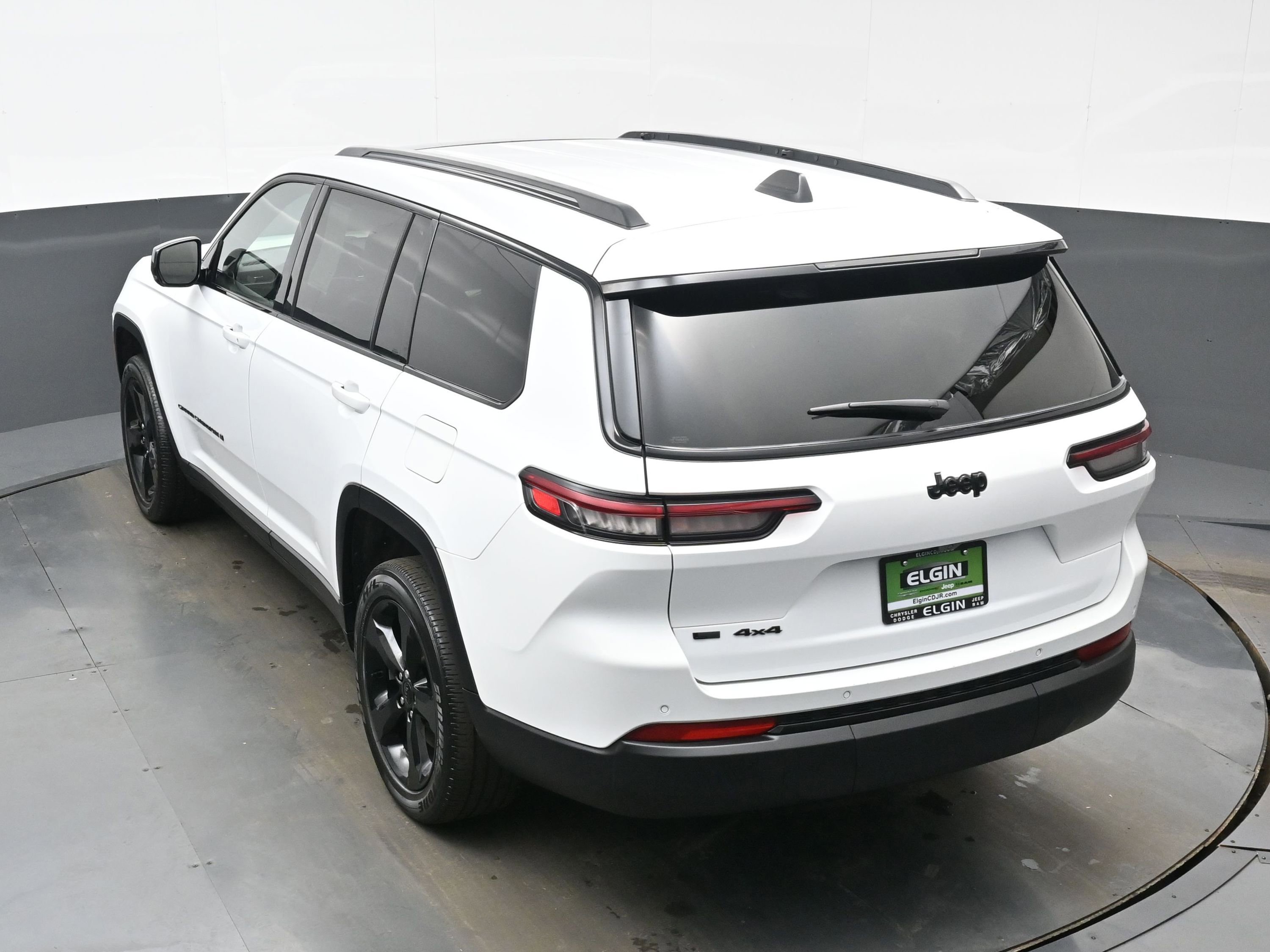 Used 2023 Jeep Grand Cherokee L Laredo image 35