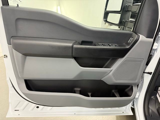 New 2026 Ford F350 XL w/ XL Chrome Package image 14