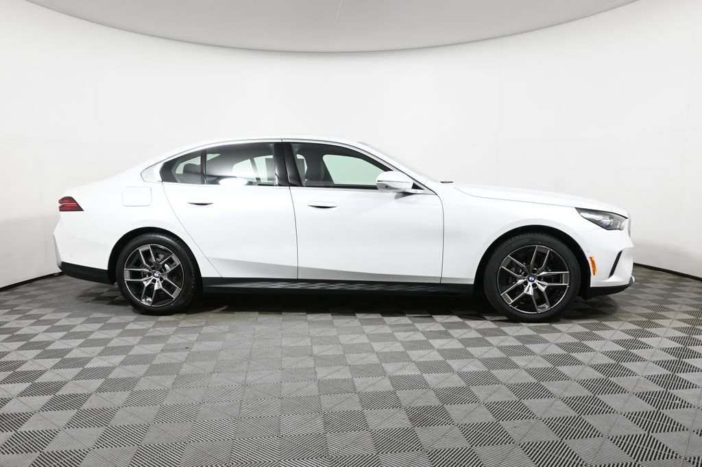 New 2027 BMW 530i xDrive w/ Premium Package AWD/4WD image 8