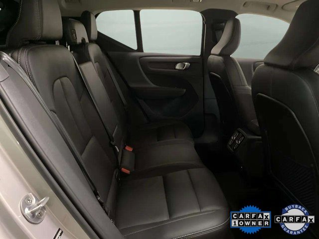 Used 2025 Volvo XC40 B5 Plus image 22