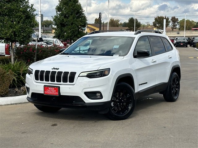 Used 2023 Jeep Cherokee Altitude Lux image 2