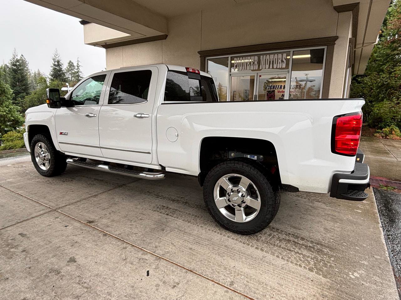 Used 2016 Chevrolet Silverado 2500 LTZ w/ Custom Sport Edition AWD/4WD image 6