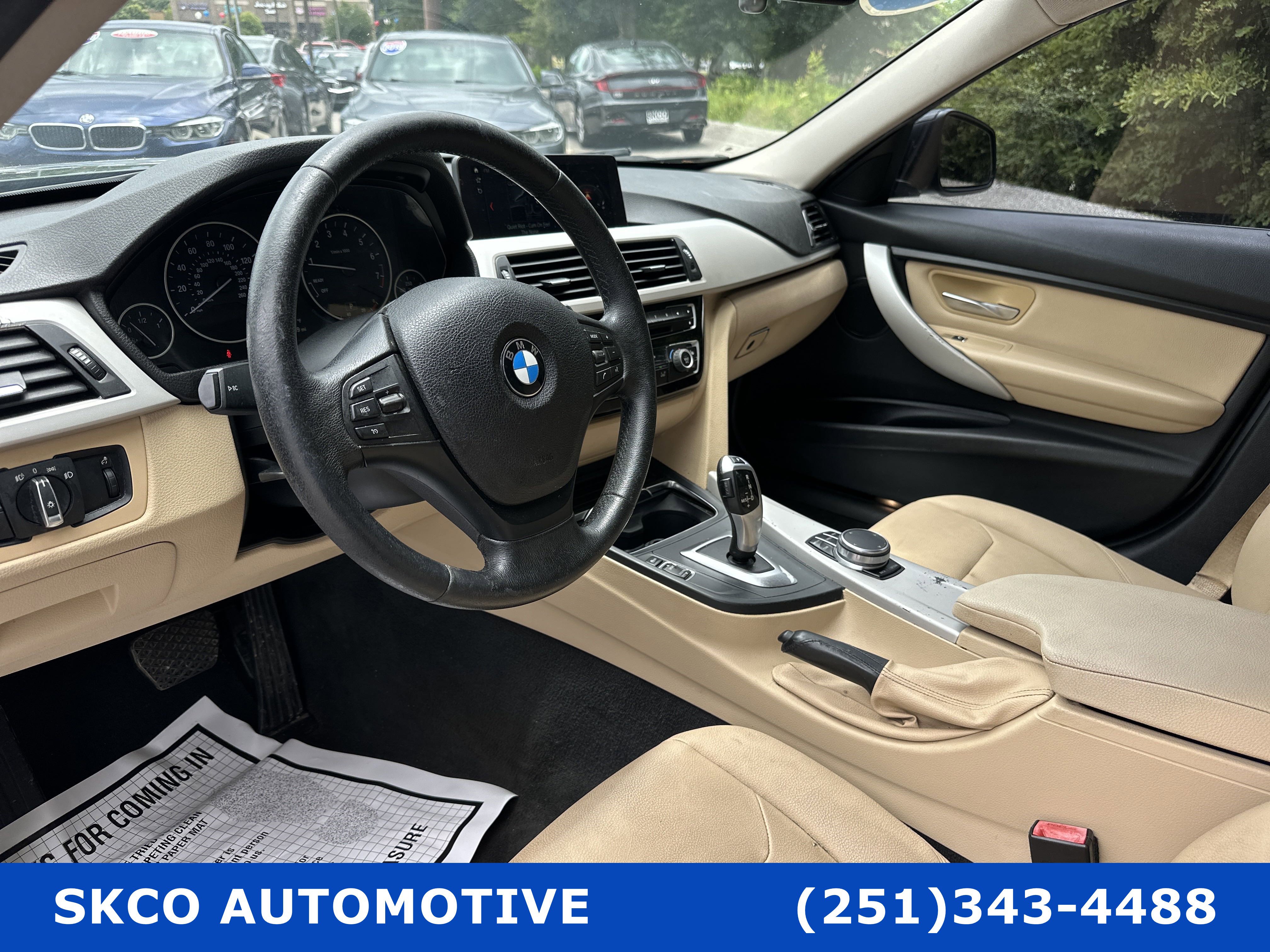 Used 2018 BMW 320i Sedan w/ Premium Package RWD image 20
