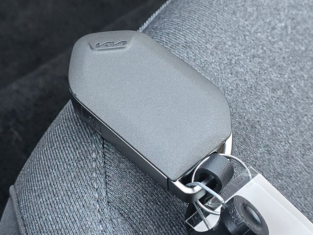 New 2025 Kia K4 EX image 33