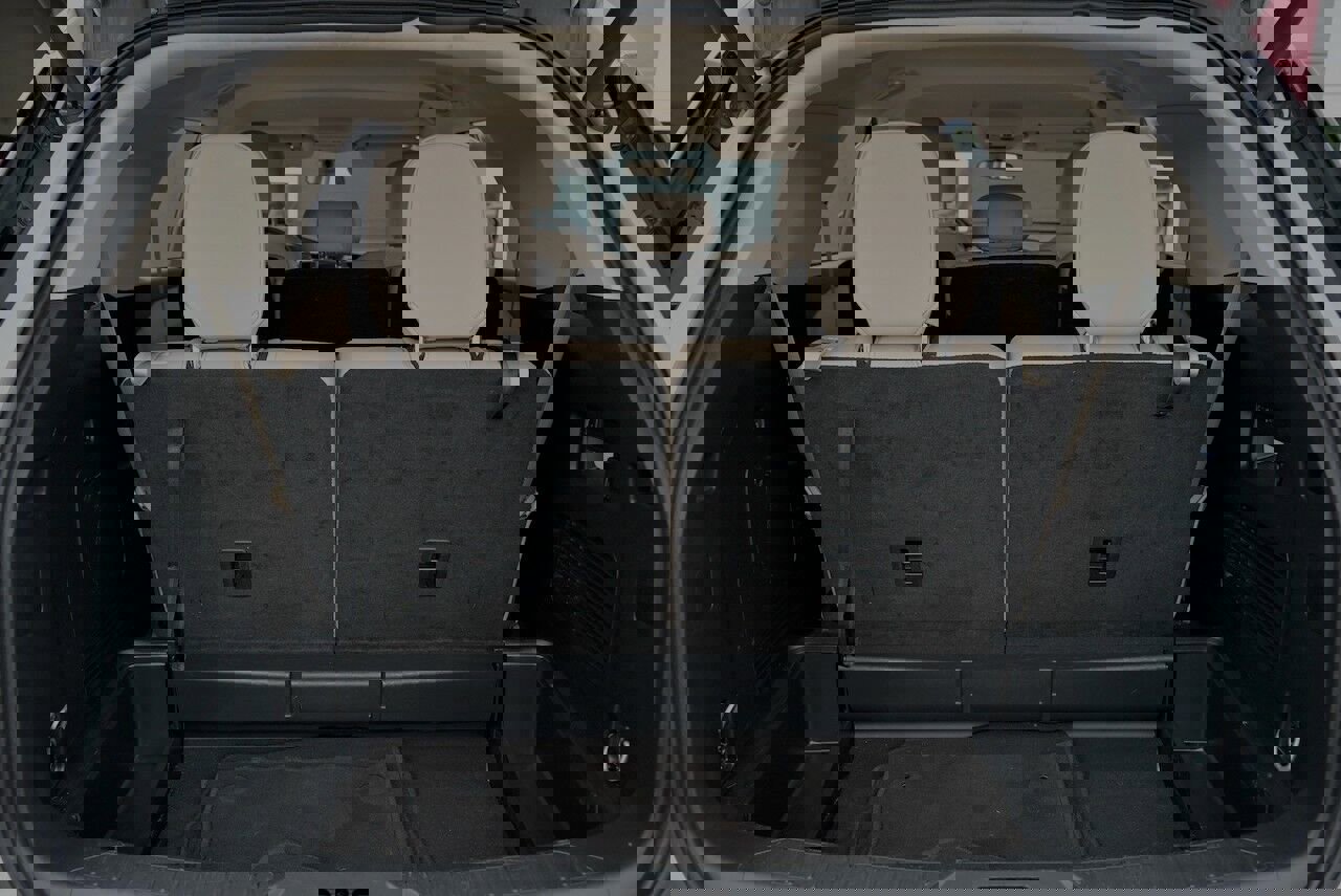 Used 2023 Ford Explorer XLT w/ Equipment Group 202A image 12