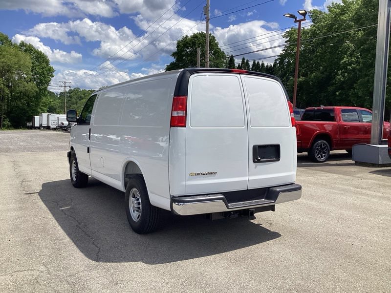 New 2026 Chevrolet Express 3500 w/ Driver Convenience Package RWD image 5