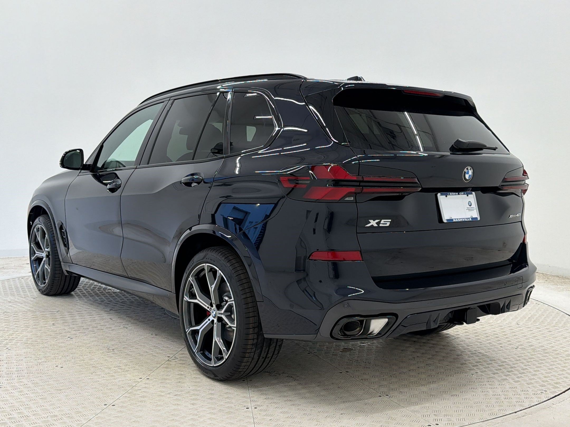 New 2026 BMW X5 xDrive40i w/ M Sport Package AWD/4WD image 3