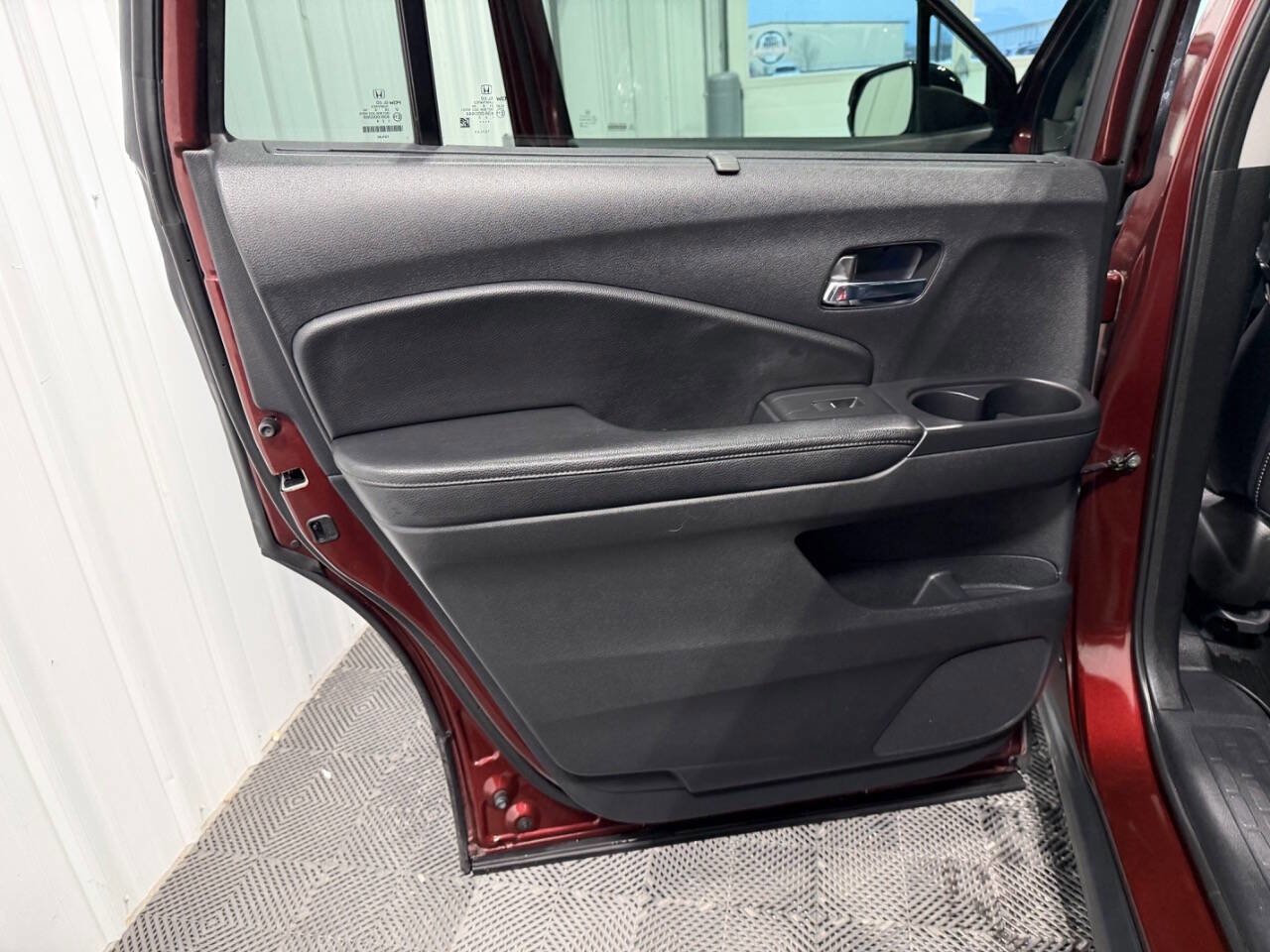 Used 2019 Honda Pilot Touring image 32