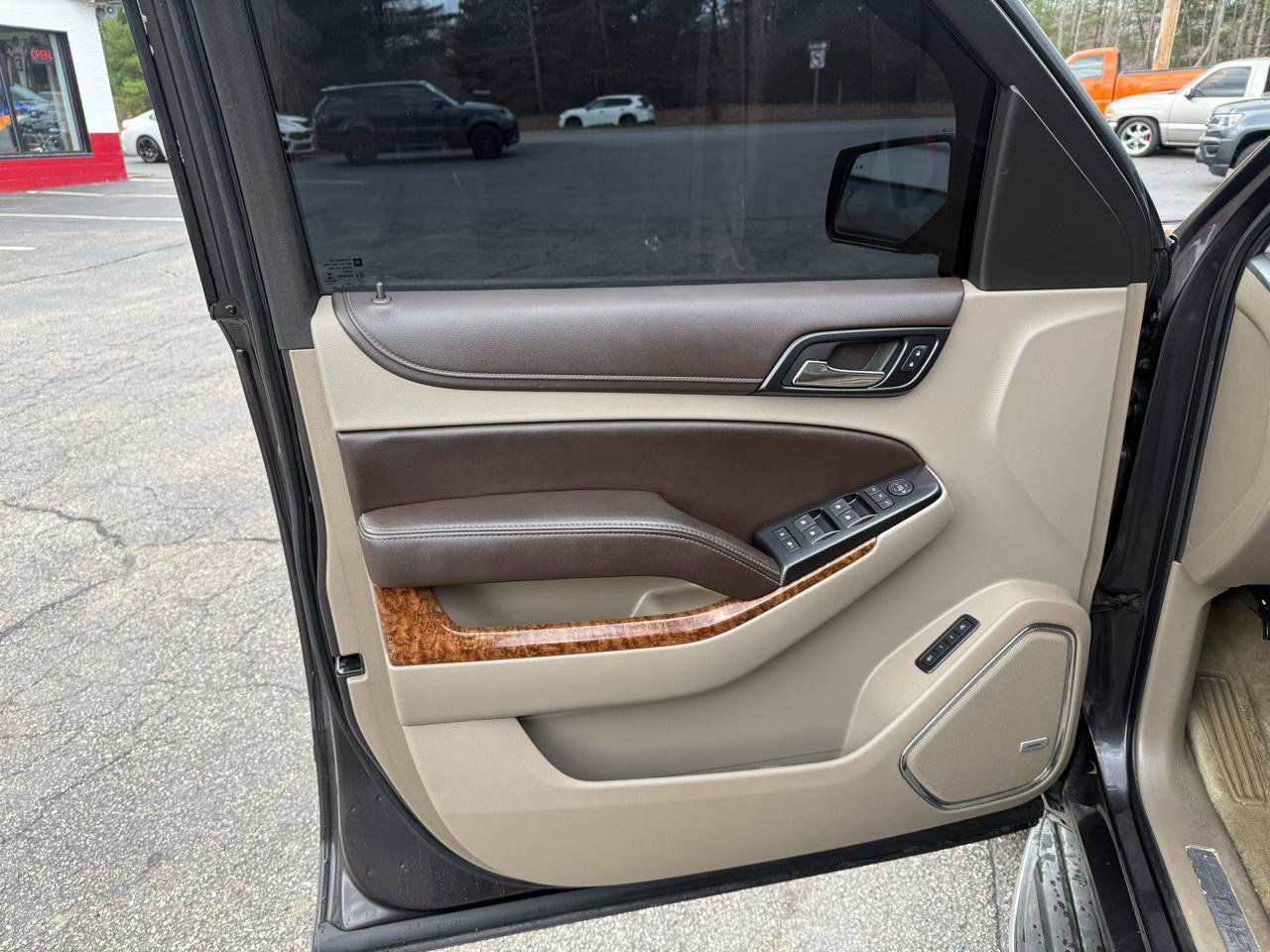 Used 2015 Chevrolet Tahoe LTZ image 25