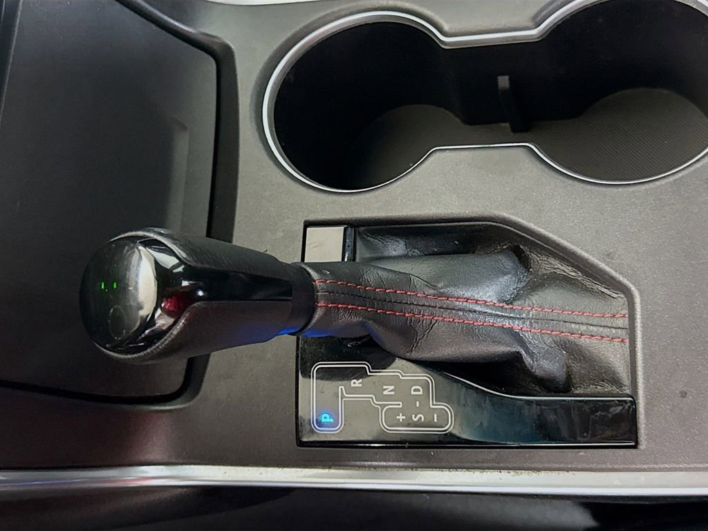 Used 2015 Toyota Camry SE FWD image 16